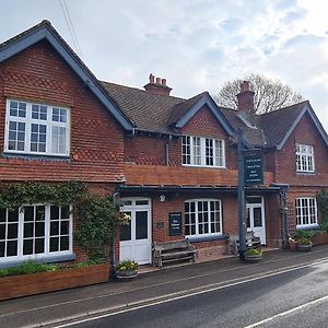 The Plough Itchen Abbas Hotel วินเชสเตอร์ Exterior photo