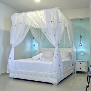 Epipleon Luxury Suites -101- Δωμάτιο 45Τμ Με Βεράντα 30Τμ Μπροστά Στη Θάλασσα นาฟปาคตอส Exterior photo