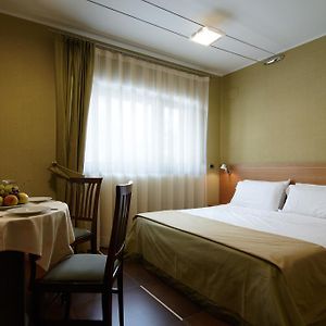 Hotel Villa San Pietro ซานโจวานนี โรตอนโด Room photo