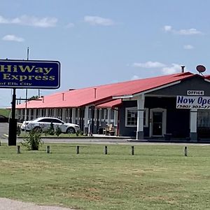 Hiway Inn Express เอลค์ซิตี้ Exterior photo