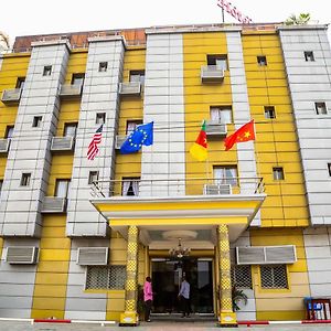 Hotel Libertis ดูอาลา Exterior photo