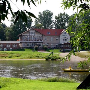 Elbterrasse Woerlitz Hotel โอราเนียนบัมเวอร์ลิทซ์ Exterior photo