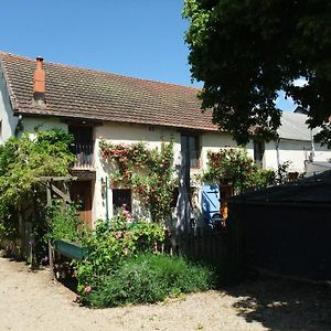 Chambres D'Hotes La Loge Sagrolle Urciers Exterior photo