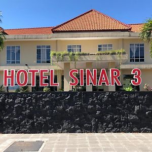 โรงแรมสินาร์3 Sedati Exterior photo