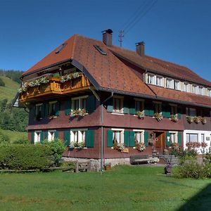 Gaestehaus Kaiser Hotel เมนเซนชวานด์ Exterior photo