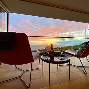 Sunset Waves Sea View Apartment Featuring Panoramic Views & Parking นิวคีย์ Exterior photo