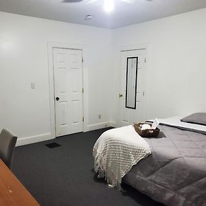 Private Room Near To Downtown Churchill Downs Uofl Airport &Kentucky Expo Center ลุยส์วิลล์ Exterior photo