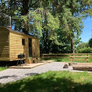 Swaledale Shepherd'S Hut Hotel นิวตันแอบบ็อต Exterior photo