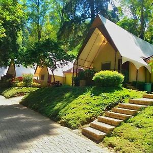 Lawu Forest Camp Hotel ซารางงัน Exterior photo