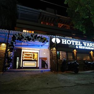 Hotel Vardhan ศิลวัสสา Exterior photo