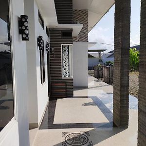 Cahaya Kos Putri Villa บันดาอาเจะห์ Exterior photo