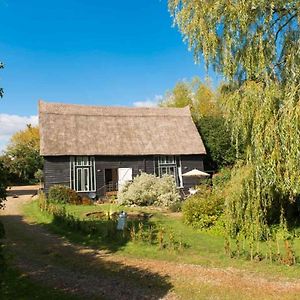 Deepwell Granary Is A Lovely Thatched Barn With Attached Meadow Woodland Buxhall Exterior photo
