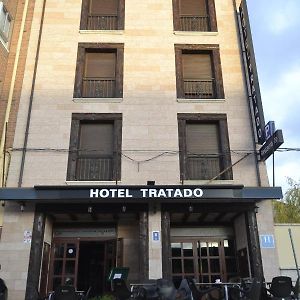 Hotel El Tratado ทอร์เดซียัส Exterior photo