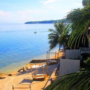 Bay Beach Resort Bar And Restaurant ออสลอบ Exterior photo