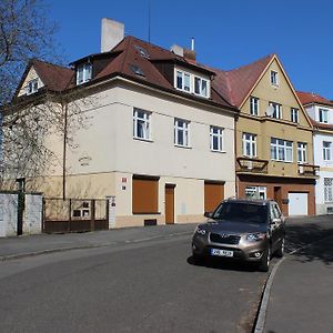 Pension Hanspaulka Hotel ปราก Exterior photo