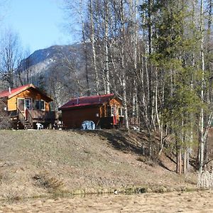 Rocky Mountain Cabins And Home โกลเดน Exterior photo