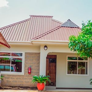 Randa Family House - Moshi Apartment Himo Exterior photo