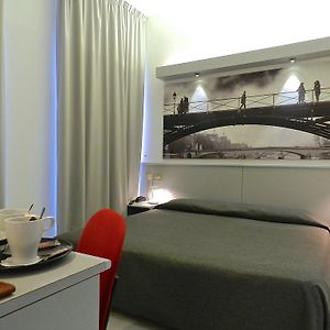 Hotel Italia ชตราเดลลา Room photo
