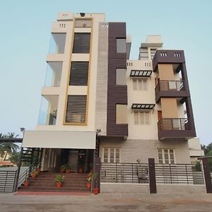 Oyo 9611 Chamundi Hills Hotel ไมซอร์ Exterior photo