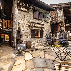 Hotel Petit Dahu - Chambres Et Restaurant กอนเญ Exterior photo