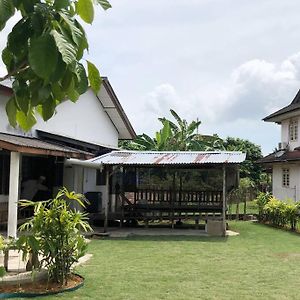 Tokmi Retreat Home With Spacious Garden กัวลาตรังกานู Exterior photo