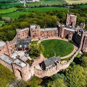 Peckforton Castle Hotel ทาร์พอร์ลีย์ Exterior photo