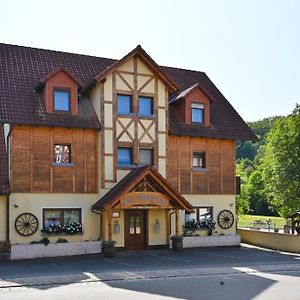 Landgasthof Zur Scheune Hotel บัดชตาฟเฟลชไตน์ Exterior photo