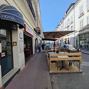 Hotel Des Lices - อองเชร์ Exterior photo