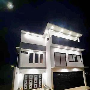 Casa De Leon Huehue 4 Habitaciones Para Tu Familia เอวเอวเตนานโก Exterior photo