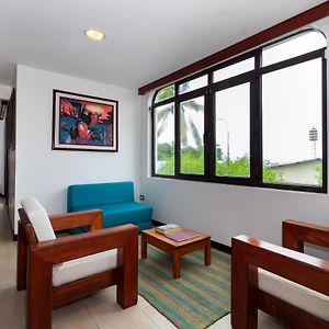 Galapagos Apartments - Bay View House ปูแอร์โตอาโยรา Exterior photo