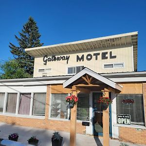 Gateway Motel แกเนอนอเคว Exterior photo