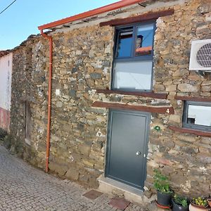 O Palheirinho - Turismo Rural - Braganca Guest House ซามิล Exterior photo