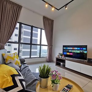 1 Traders Garden 1Br Pool View With Hispeed Internet Netflix Apartment เชอราส Exterior photo