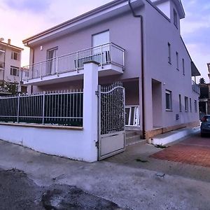 La Rosa Verde Apartment กาสโตรวิลลารี Exterior photo