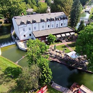 Seehotel Zum Loewen Strasen Exterior photo