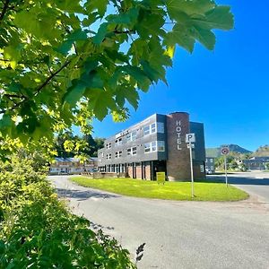 Marina Hotel Lofoten สโวลแวร์ Exterior photo