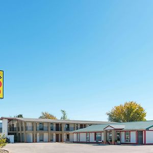 Super 8 Fenton Hotel Exterior photo