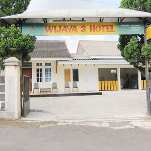 Hotel Wijaya 3 กาลีอูรัง Exterior photo