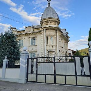 Casa Irimescu Apartment กูรา ฮูมอรูลุย Exterior photo