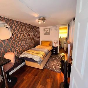 Corby'S Finest En-Suite Room ร็อกกิงแฮม Exterior photo