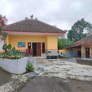 Penginapan Mentorogo Kaliurang Mitra Reddoorz Hotel Exterior photo