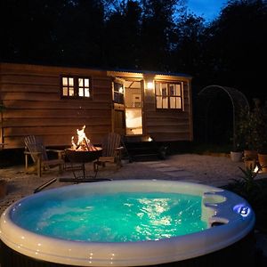 Luxury, Rural Shepherds Hut With Hot Tub Nr Bath Villa บริสตอล Exterior photo