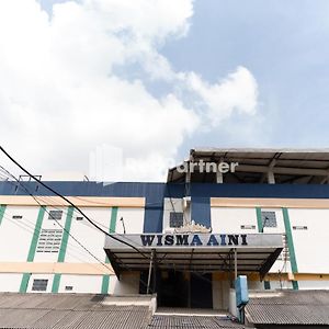 Wisma Aini Syariah Mitra Reddoorz Hotel บันดาร์ ลัมปุง Exterior photo