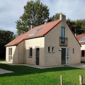 Vakantiehuis 6Pers Op Park 'T Broeckhuys In Ewijk Groot Zwemplas In Het Land Van Maas & Waal Niet Voor Arbeidsmigranten Villa Exterior photo