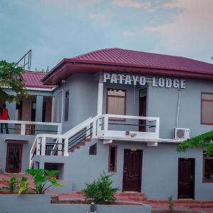 Patayo Lodge คูมาซี Exterior photo