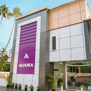 Aldora Airport Residency Hotel เนดุมบัสเซรี Exterior photo