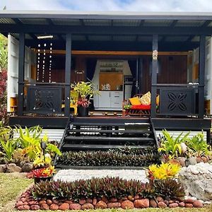 Are Mii A Stylish One Room Container Home ราโรทองกา Exterior photo