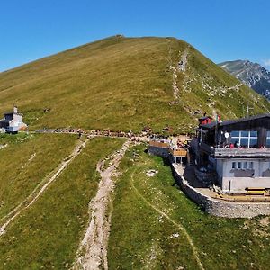 Rifugio Chierego - 1911M Hotel เบรนโซเน ซูล การ์ดา Exterior photo