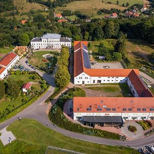 Hotel Jedlinka เยดลินา ซดรูจ์ Exterior photo