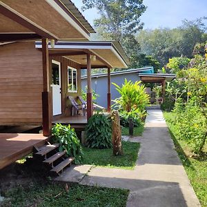 Our Village Farmstay เกาะมุก Exterior photo